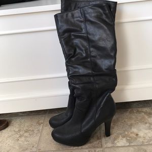 New Directions Black Boots